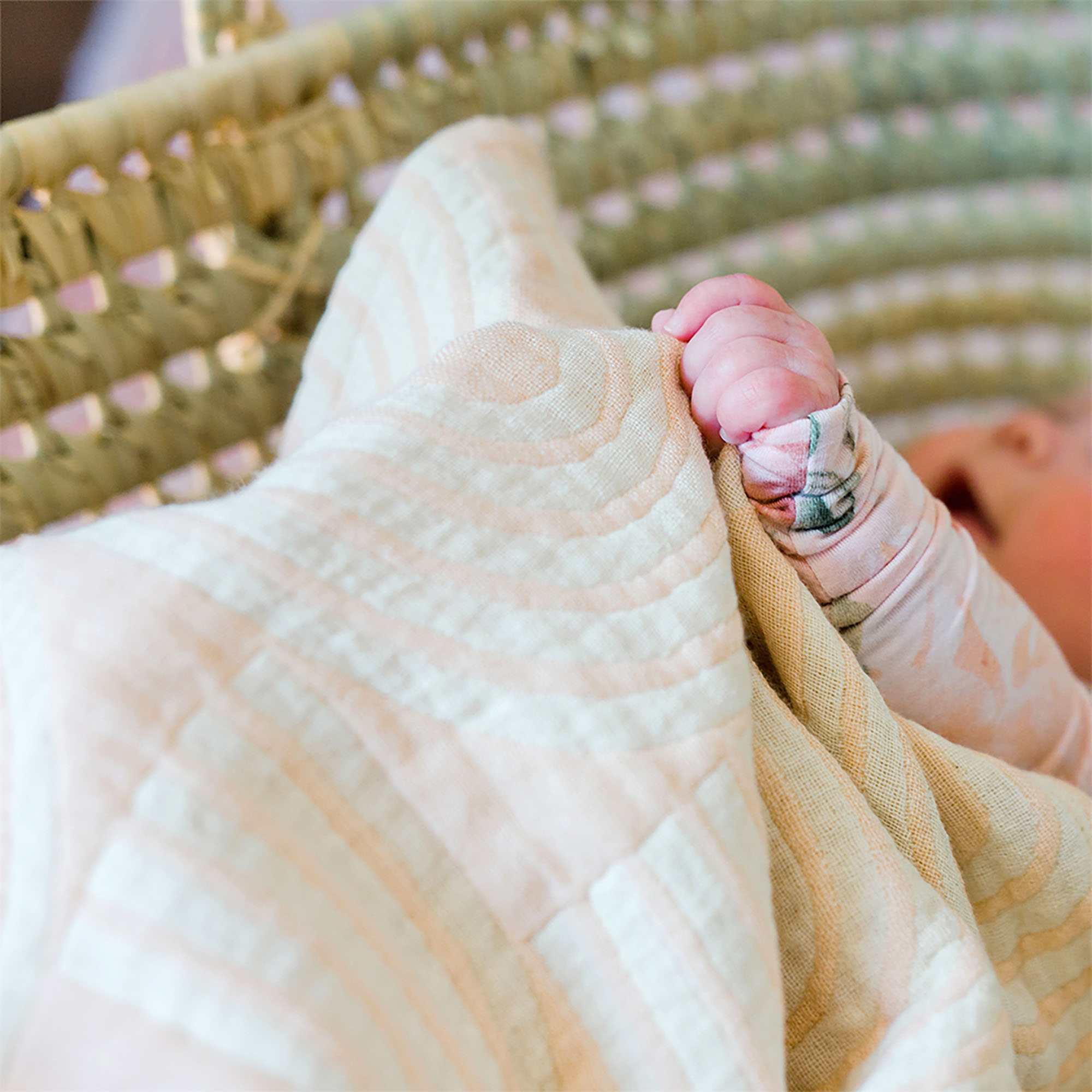Crane BC-100BL-2 Baby Crane Muslin Jacquard Blanket, Rainbow