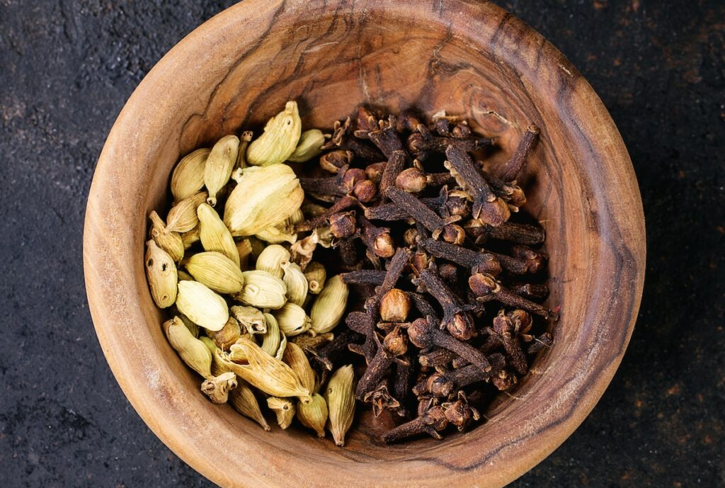 Choice ल्वाङ्ग + सुकमेल (Clove+cardamom)-40g