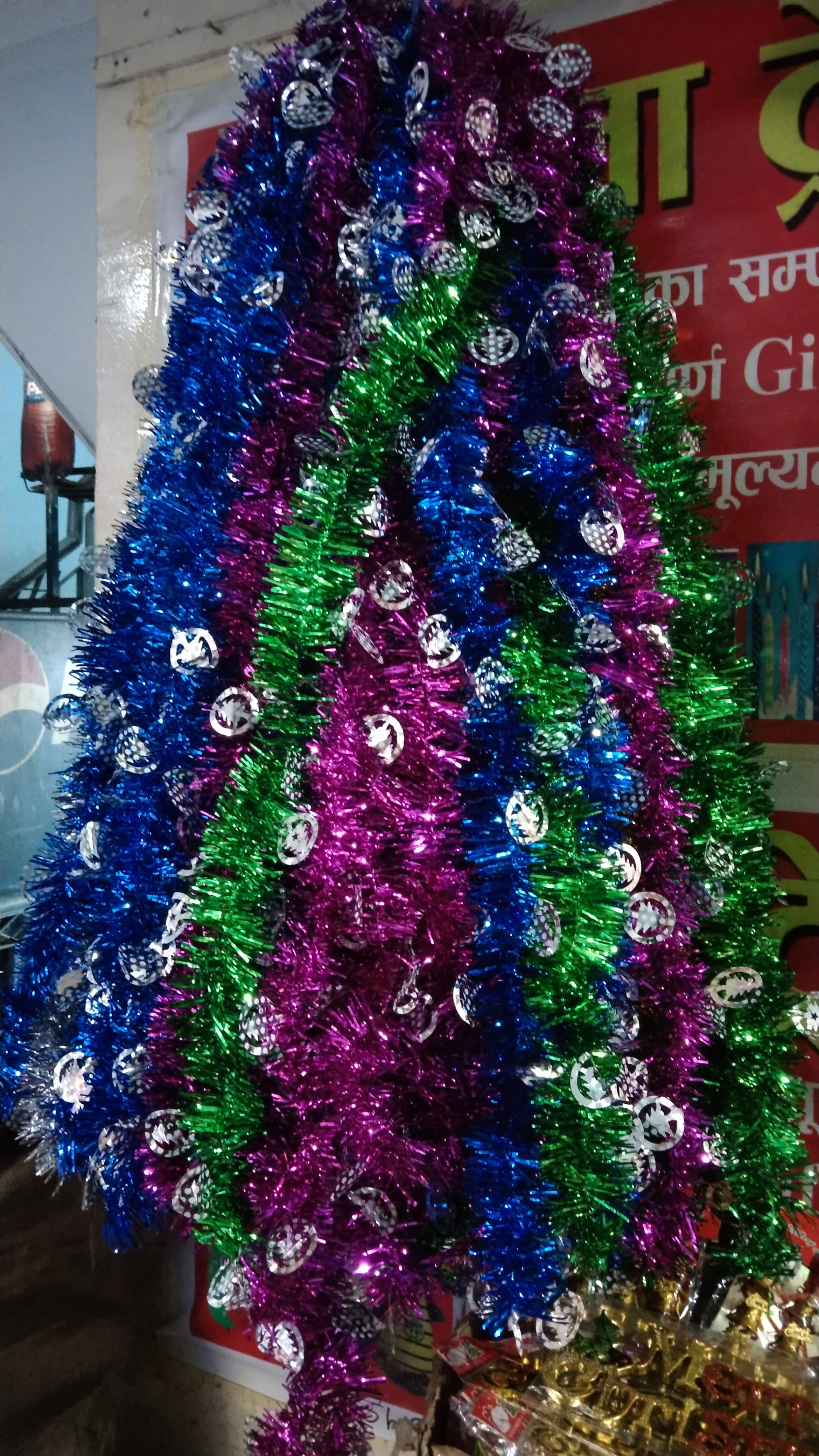 Christmas Tree Décor Garland Coloured