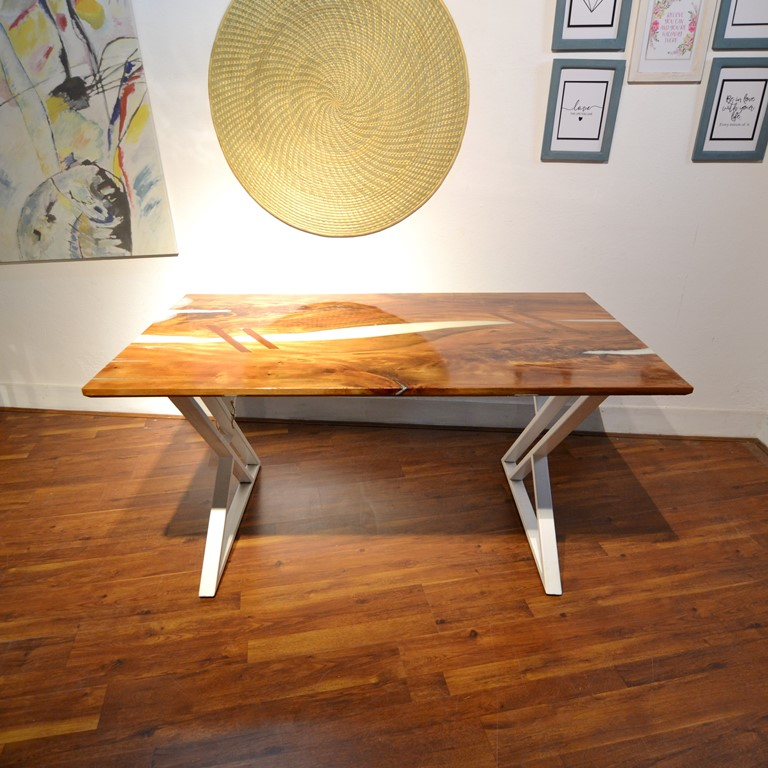 Epoxy Resin Dining Table With Metal Legs