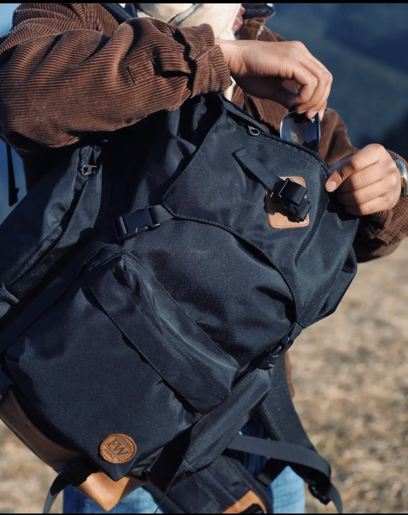 FW Venture 32L Backpack Black