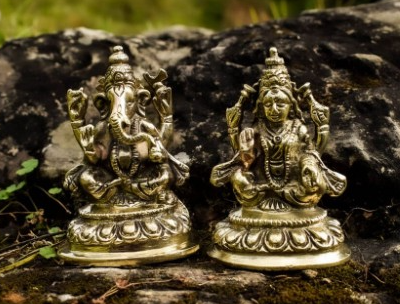 Seven Chakra Handicraft - Golden 4" Lotus Ganesh Laxmi Set