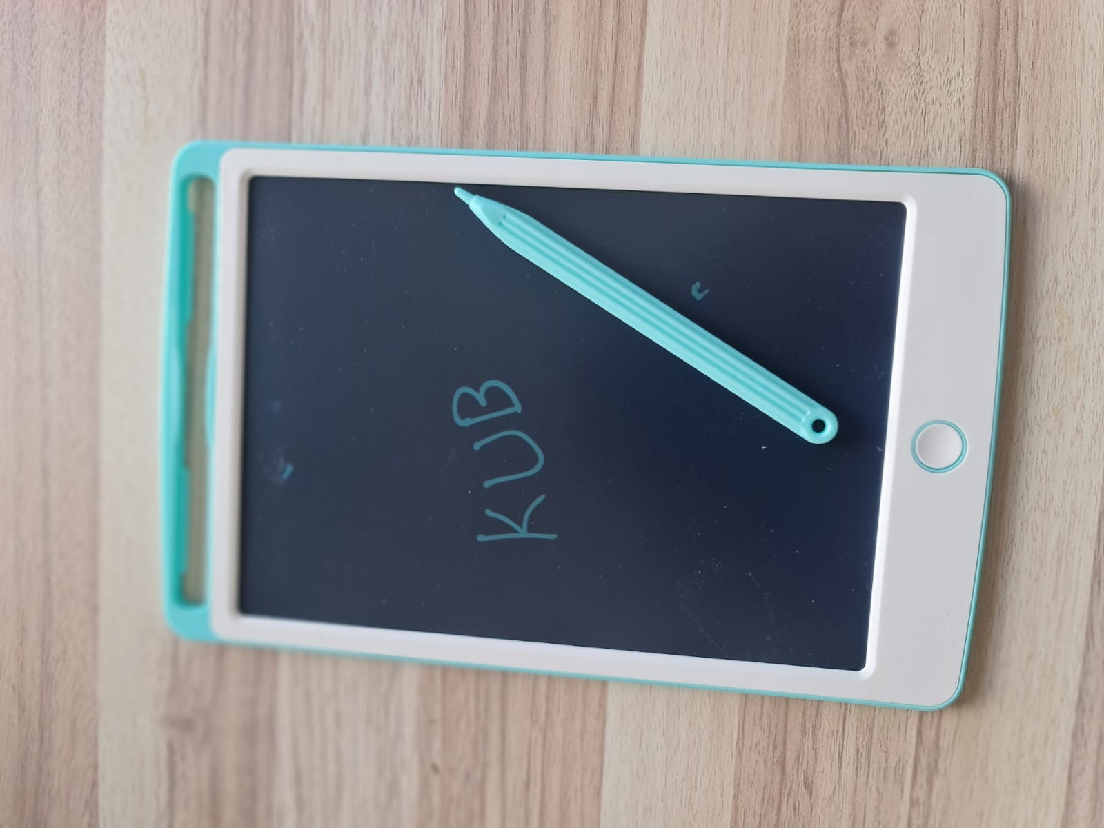 KUB 8.5 Inch Cartoon LCD Writing Board Green
