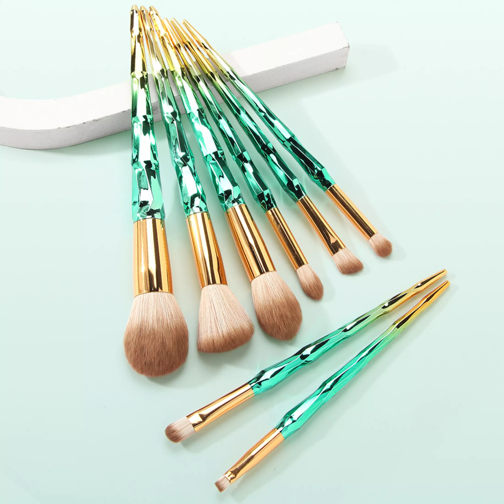 MAANGE 8 Pcs Makeup Brush Set Blush Eyeshadow Highlight Brush Diamond Brush Handle MAG 51039G