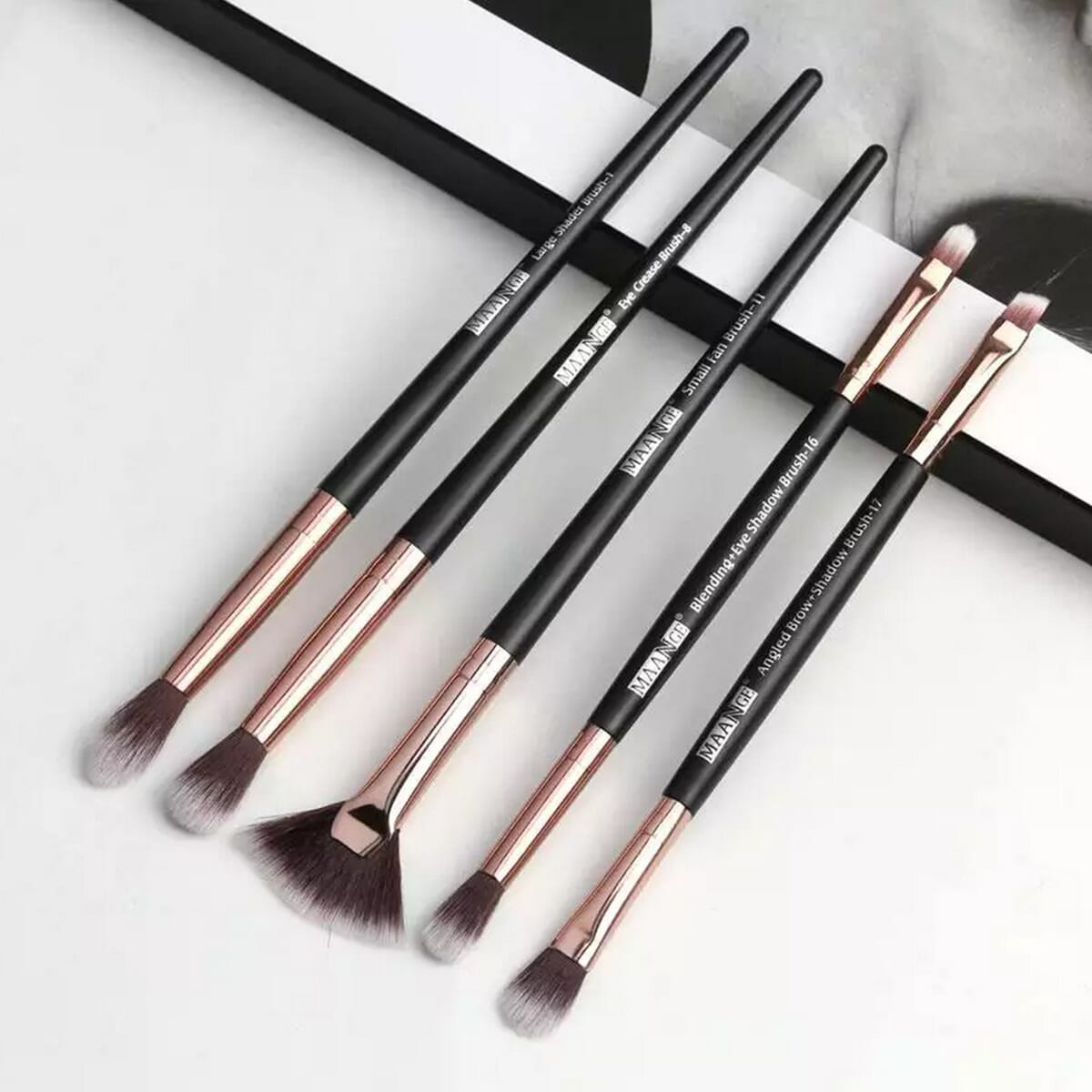 Maange 5pcs Cosmetic Makeup Brush Set Premium Synthetic Blending Concealers Eye Shadows Tools Kit