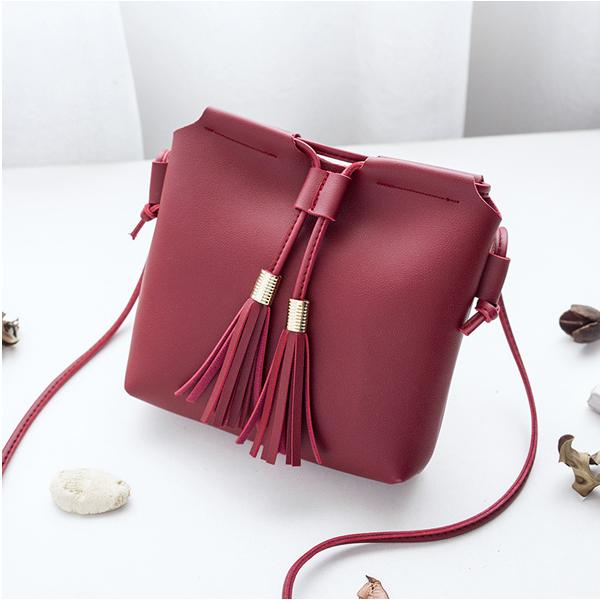 Korean Tassel Design Women Handbag Shoulder Bag with Metal Clutch Red 41001273 