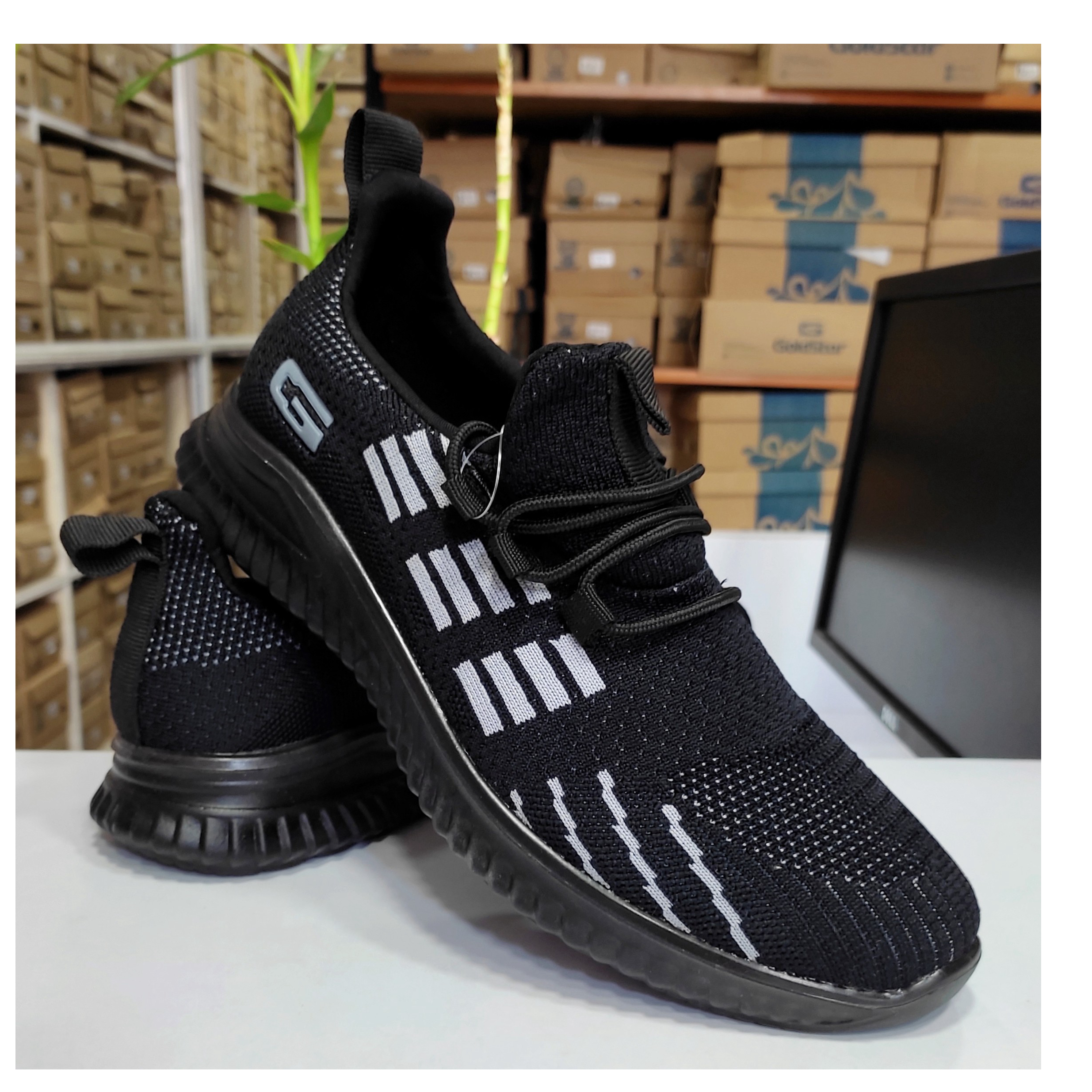 Goldstar P102 Shoes Men Black 42