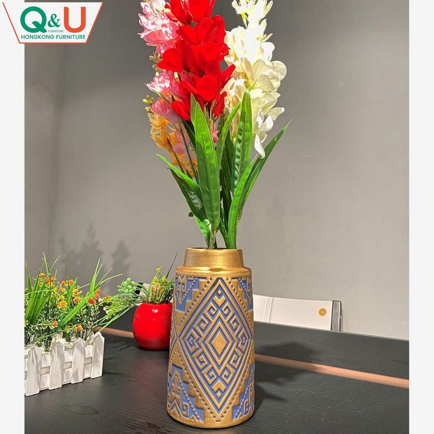Q&U DB-0004b - Traditional Decorative Vase Blue Color
