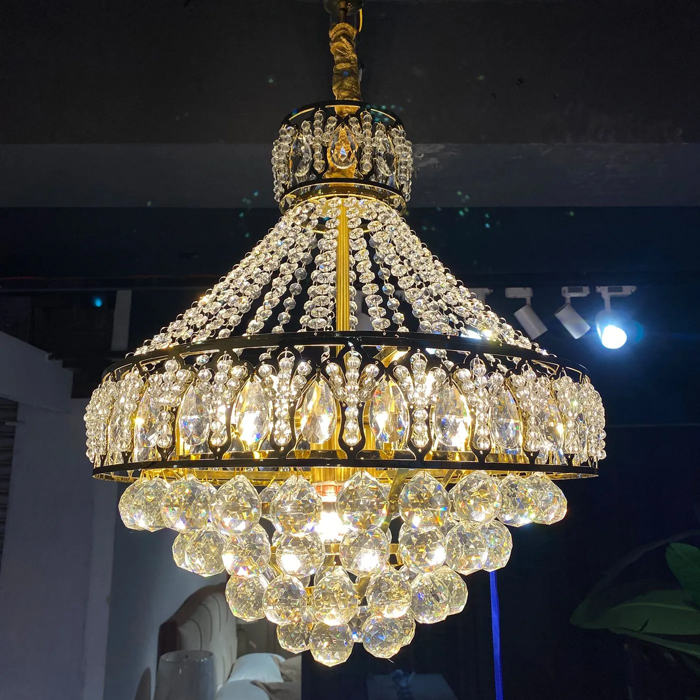 QuanU - p-60024-10-7e - Led Pendant Lamp Plating Golden With Crystal Decoration Sheet