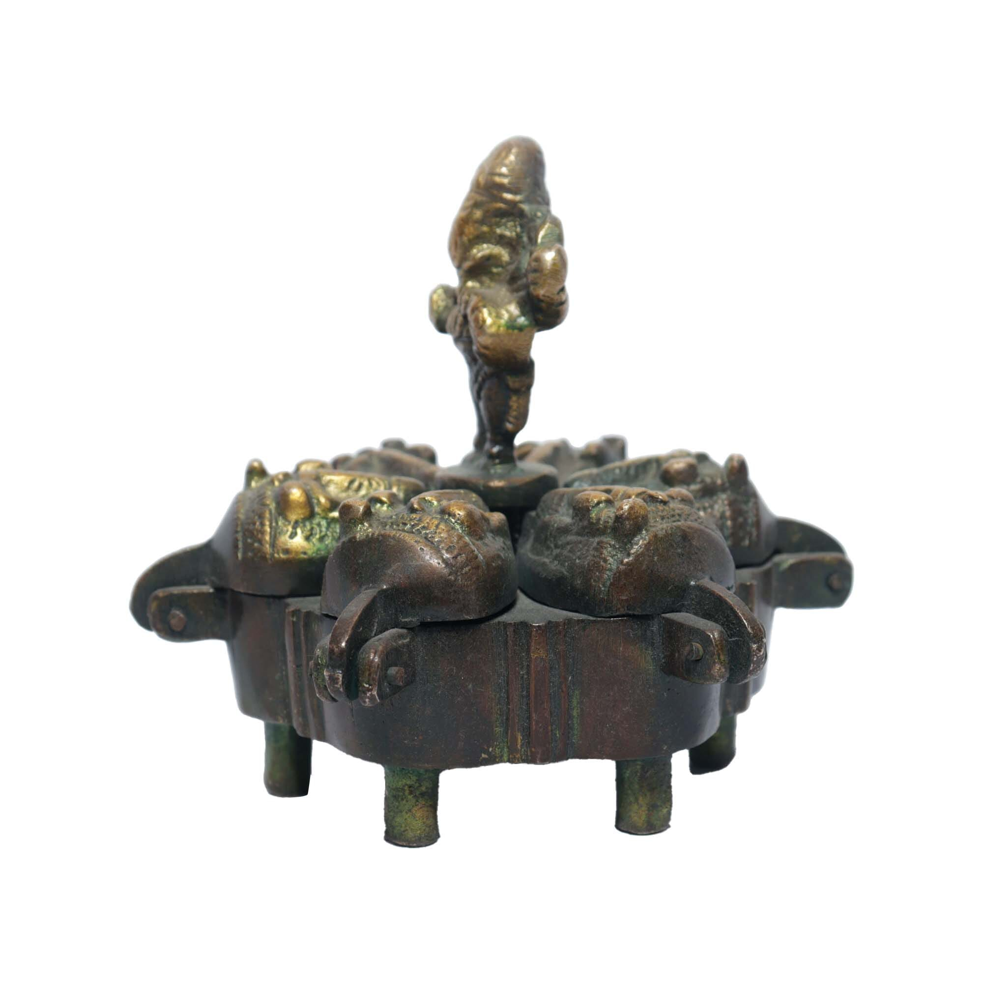 Seven Chakra Handicraft-10cm Ganesh Carved Tika Box (Brown)