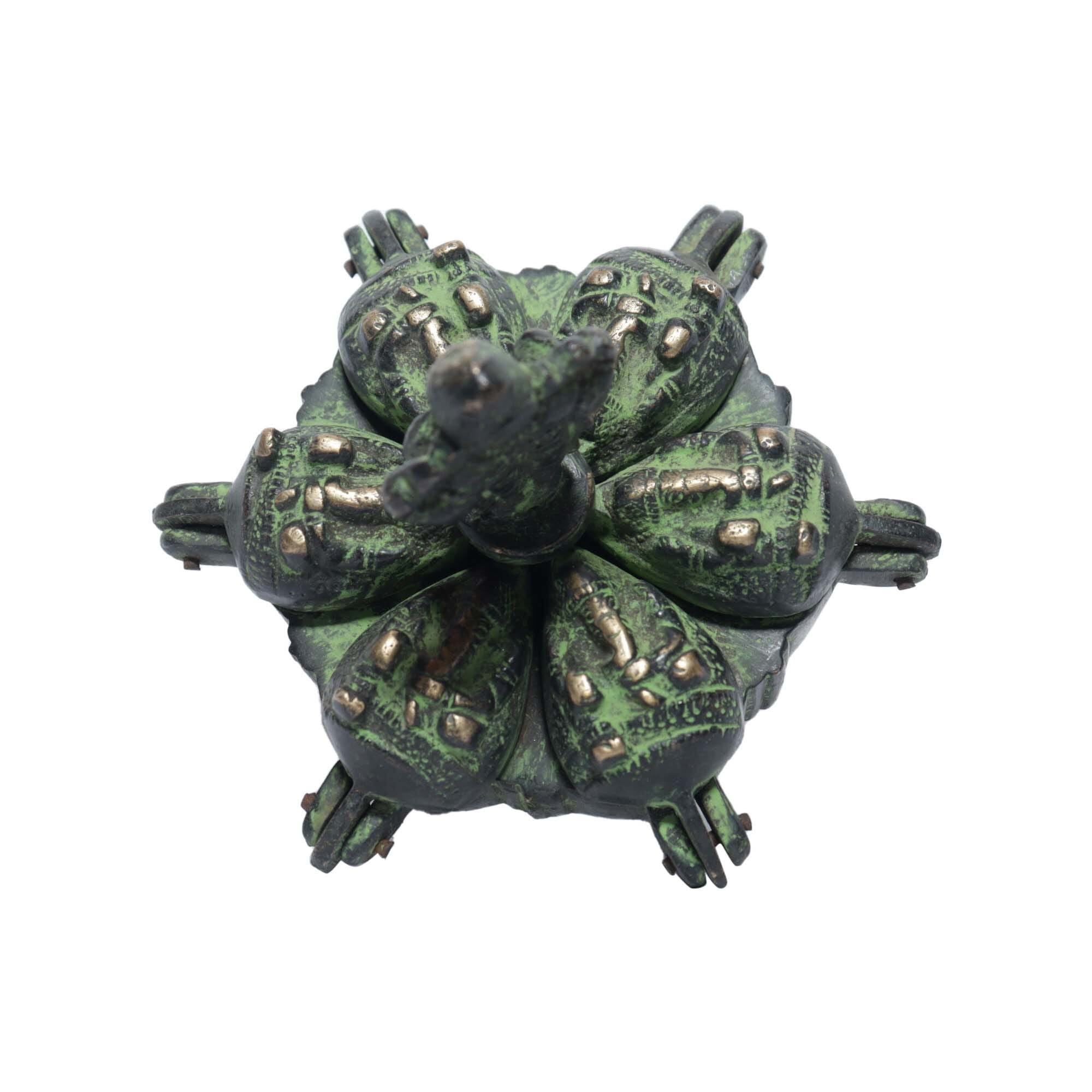 Seven Chakra Handicraft - 10cm Ganesh Carved Tika Box (Green/ Dark)