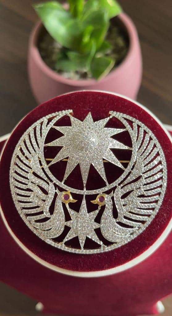 Swan Design Elegant CZ Brooch for Women
