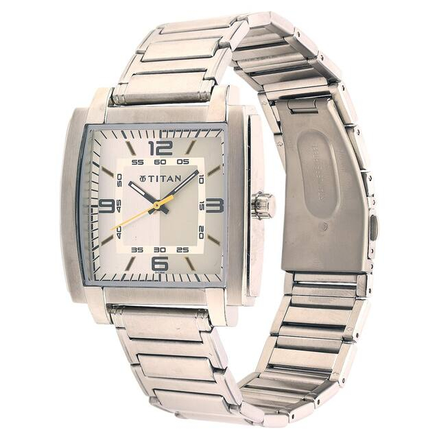 Titan Youth Analog White Dial Men's Watch-1586sm01