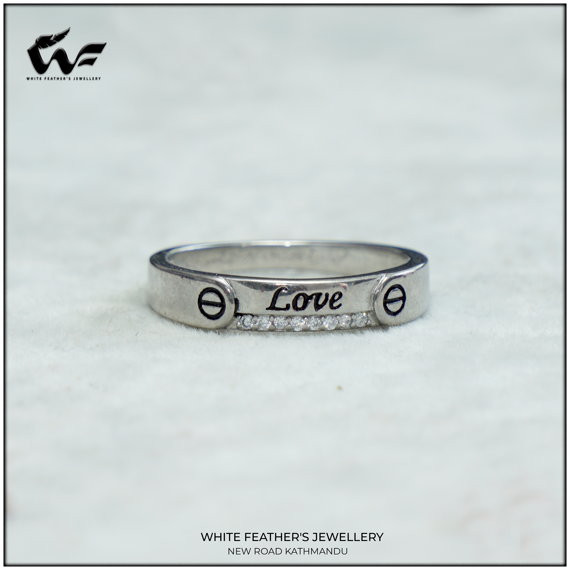 White Feathers Scripted Half Bezel Silver Band Ring (3.4g) 