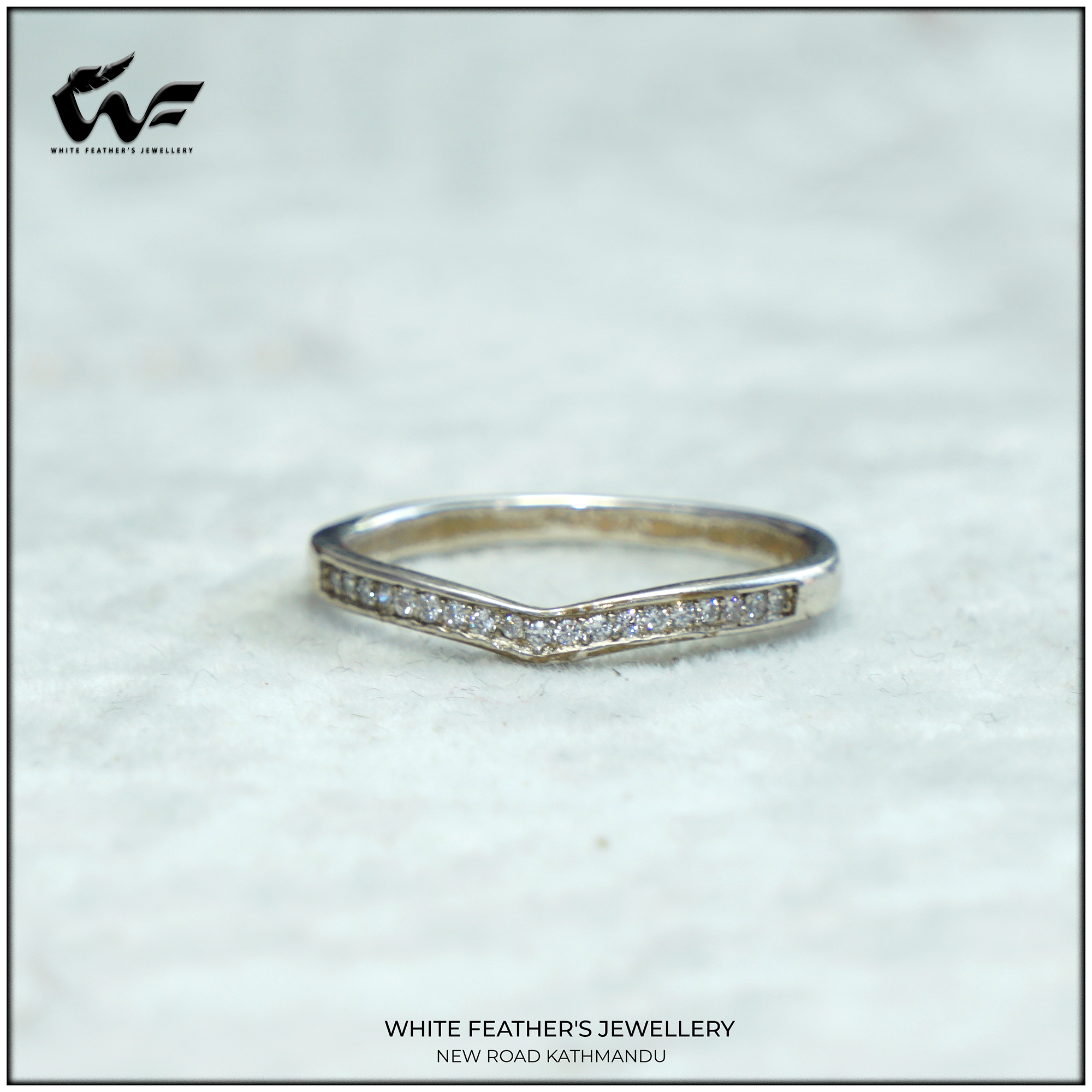 White Feathers V-Curved Silver Band Ring ( 3.2 g ) For Women 