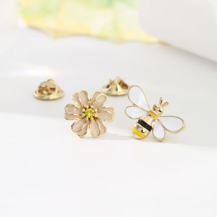 Ximi Vogue Life Bee And Flower Brooch Set