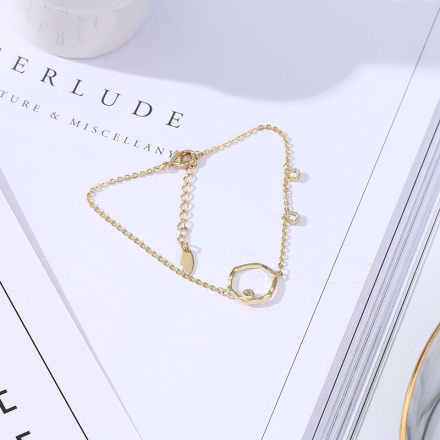 Ximi Vogue Life Golden Rhombus Charm Rhinestones Bracelet